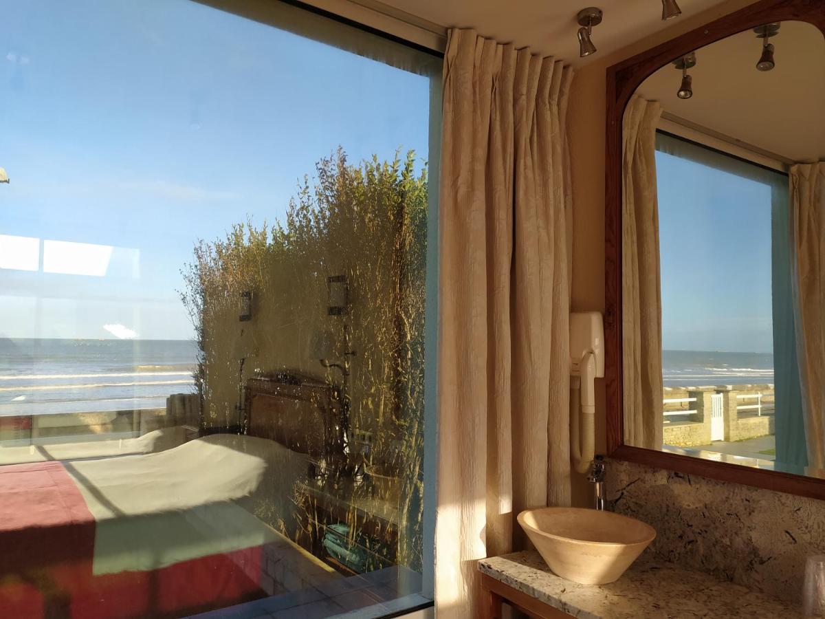 Gites "Plage" Ou "Pieds Dans L'Eau" En Front De Mer A Asnelles , 3Km D'Arromanches, 10Km De Bayeux Экстерьер фото