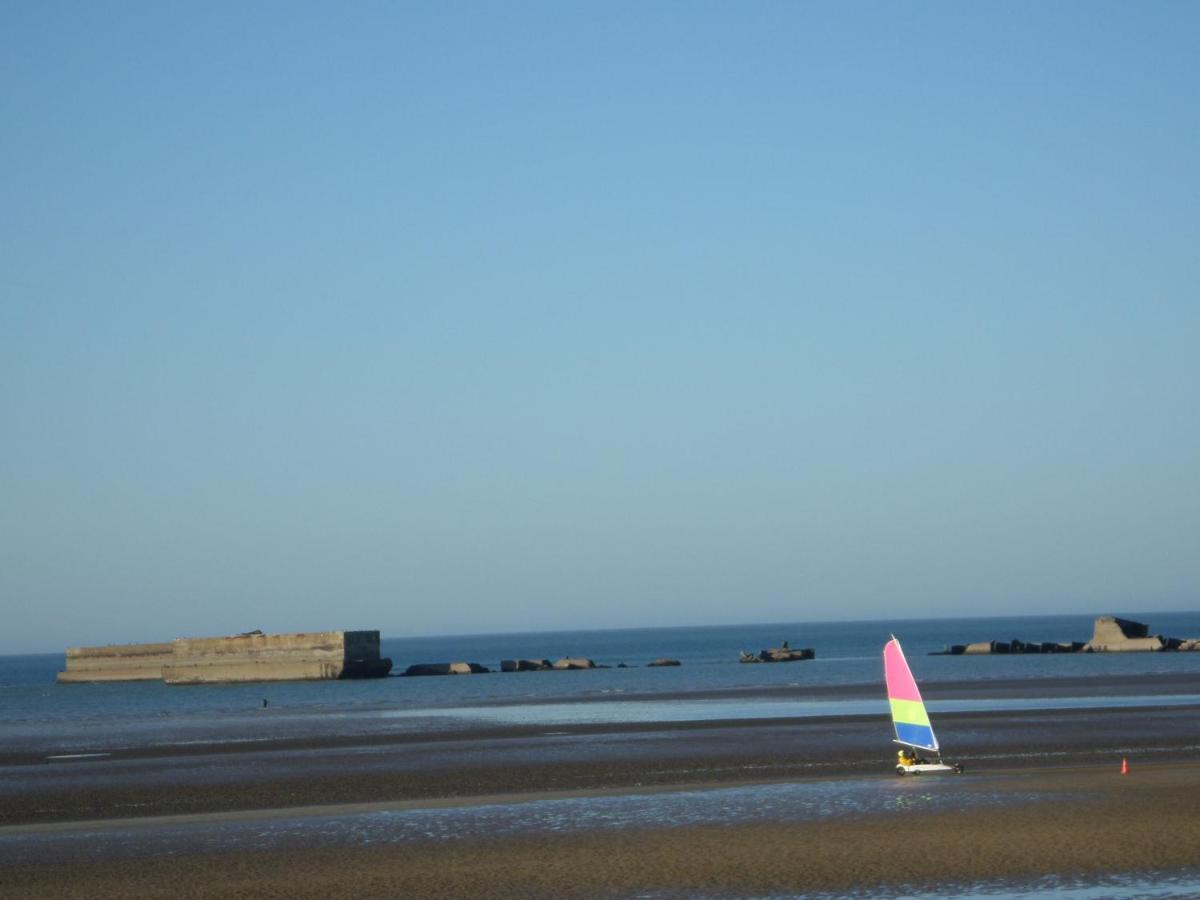 Gites "Plage" Ou "Pieds Dans L'Eau" En Front De Mer A Asnelles , 3Km D'Arromanches, 10Km De Bayeux Экстерьер фото